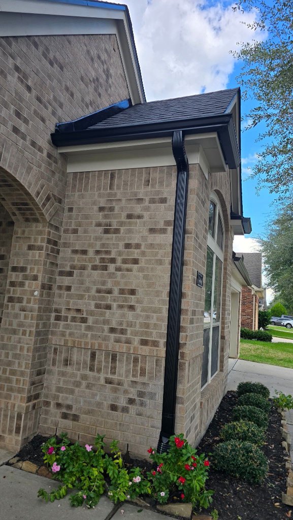 Gutters by CS Roofing Concepts &mdash; Seamless aluminium, matte black